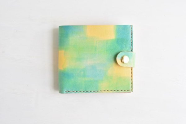 画像1: ブルーとイエローの二つ折り財布 (1)